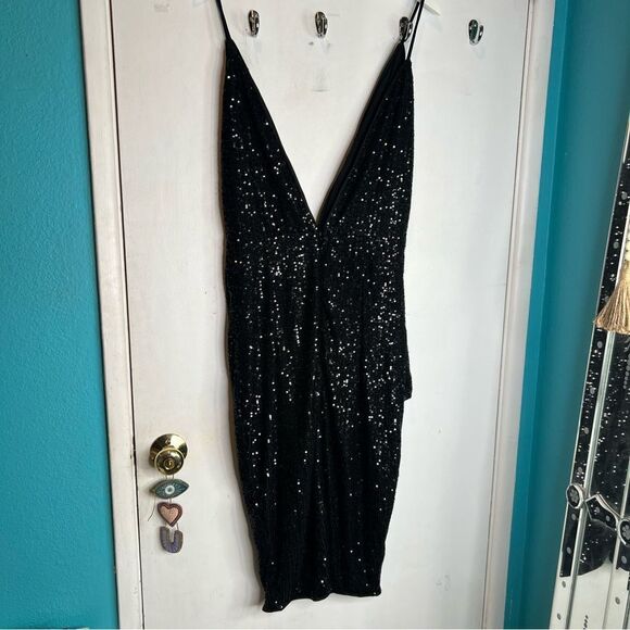 Pretty little things sequence midi deep V neck 
Cocktail Party night club - Picture 2 of 5